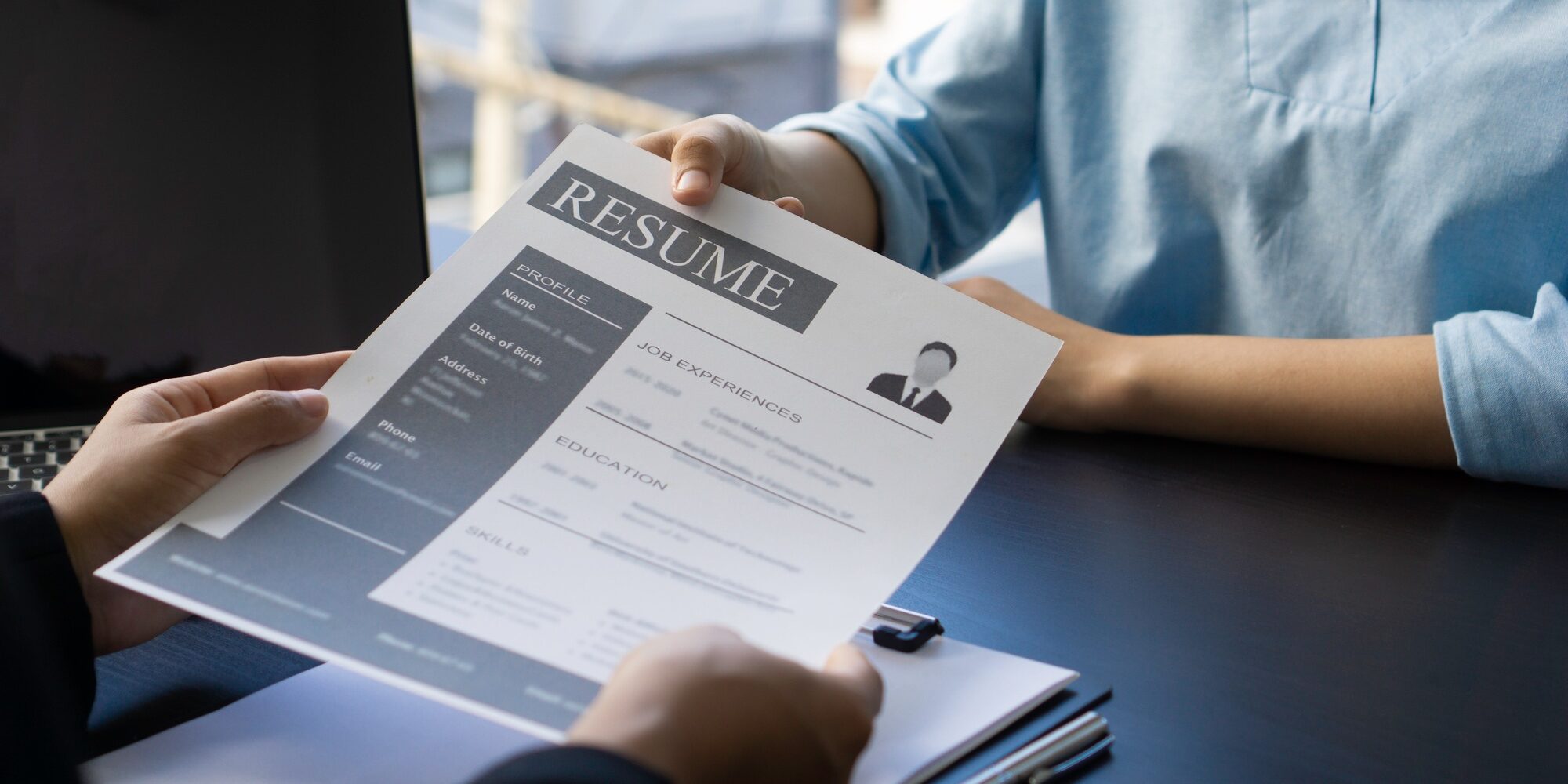 Global resumes with formatting issues often show critical resume mistakes.